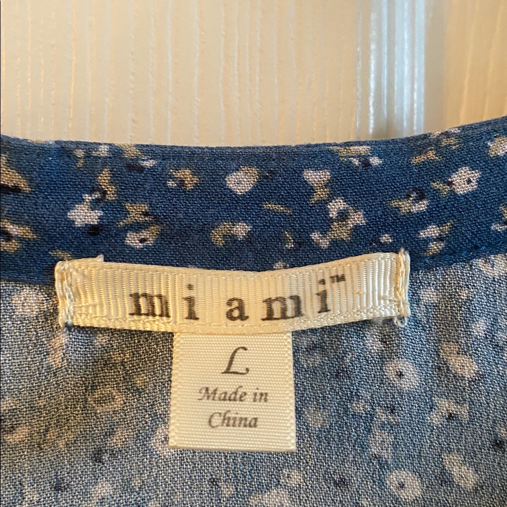 Miami Blue Floral Women's Blouse - Picture 11 of 12